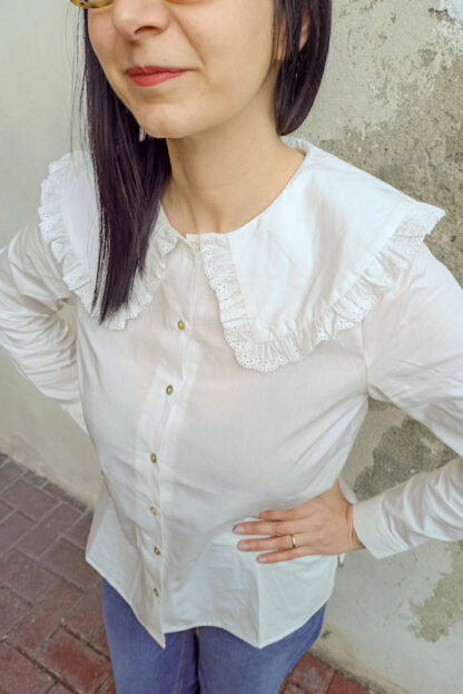camicia bianca halyn collettone sangallo indossata particolare peccati veniali