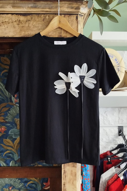 T shirt con fiori applicati nera Peccati Veniali